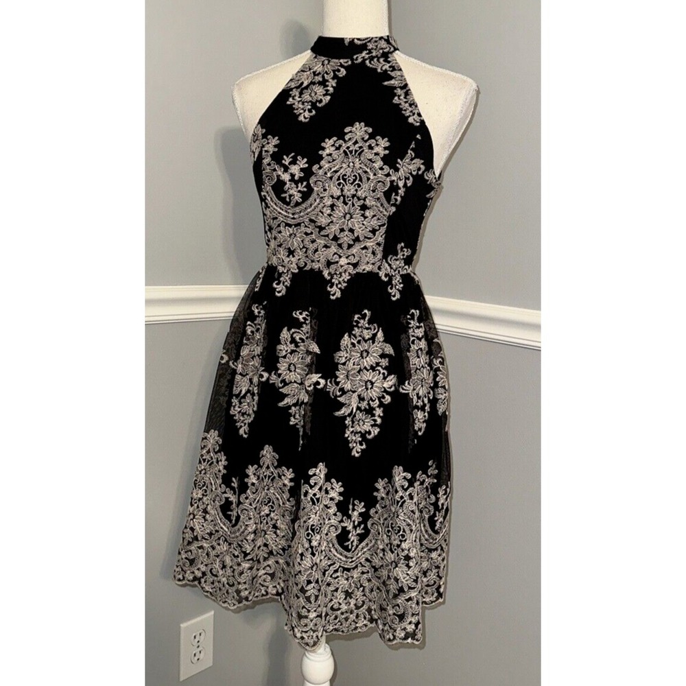 Altar'd State Dress Size S Embroidered Halter Short Fit and Flare 100% Nylon